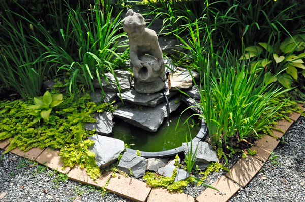 fountain in The Secret Garden